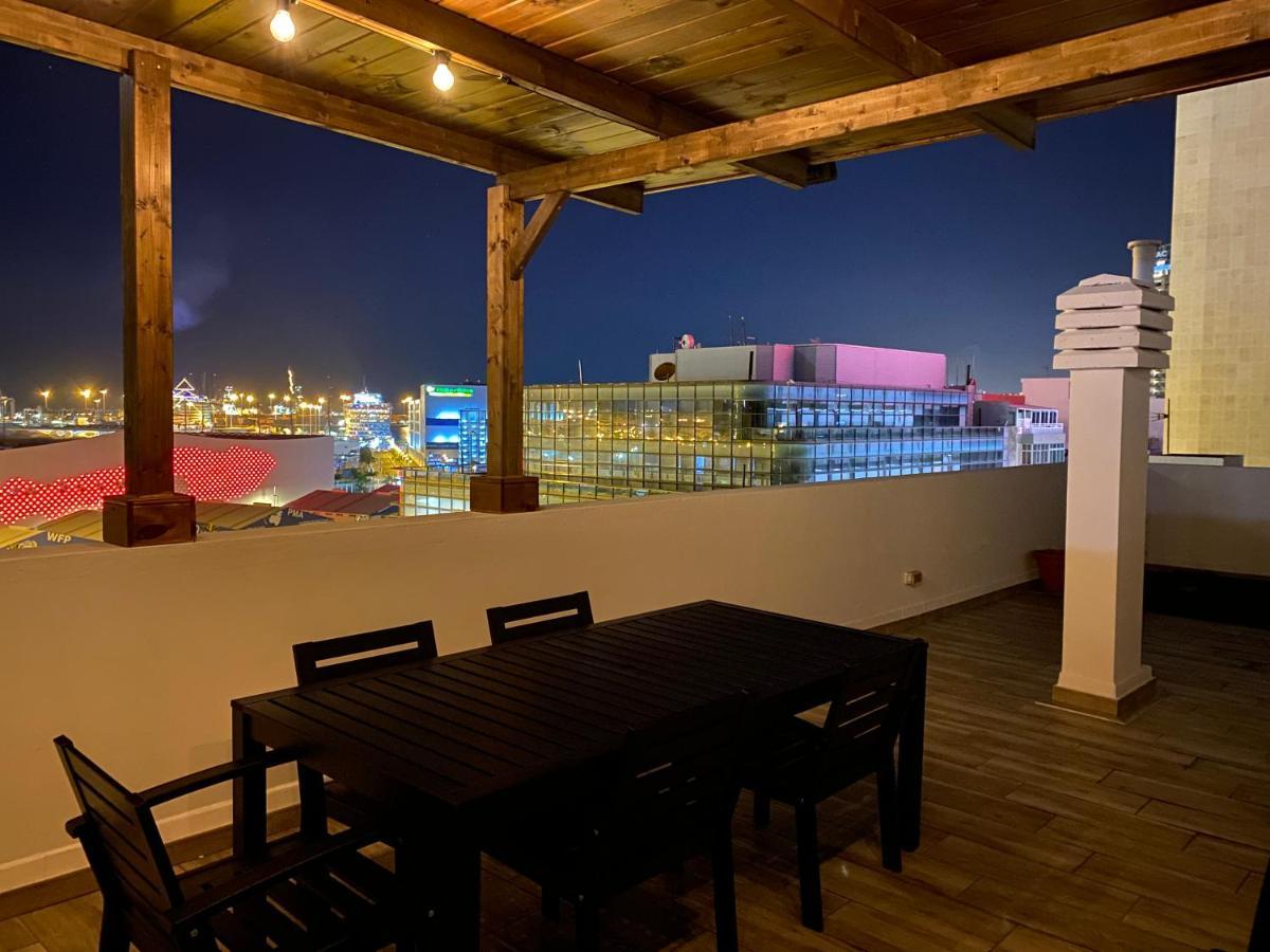 Holiday Home & Rooftop Lounge ลาสปัลมาส เด กรานคานาเรีย ภายนอก รูปภาพ